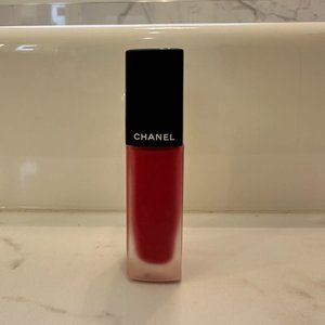 Chanel Deluxe liquor Lip Color 172